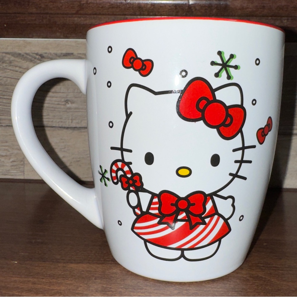 Super Cute 🥰 Hello Kitty with the Candy Cane Dress mug. 25oz - NEW